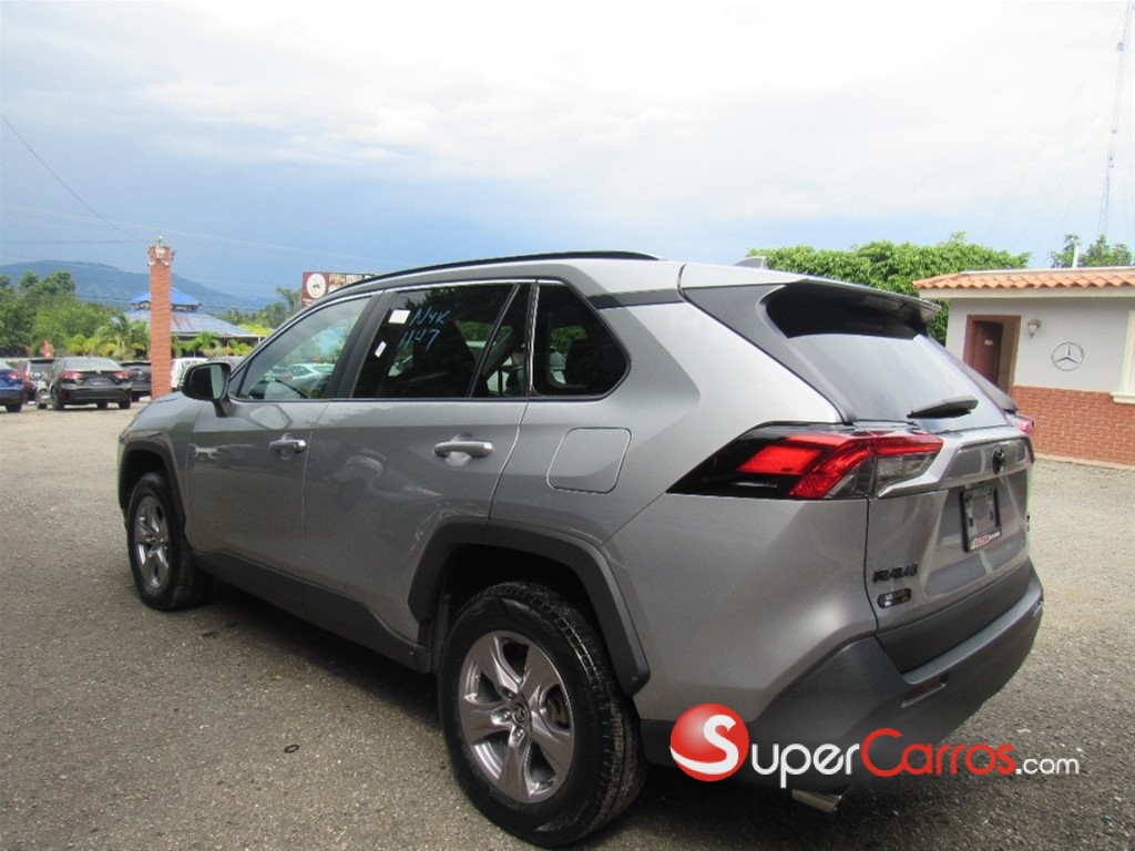 2022 Toyota RAV4 XLE — foto 4 / 12