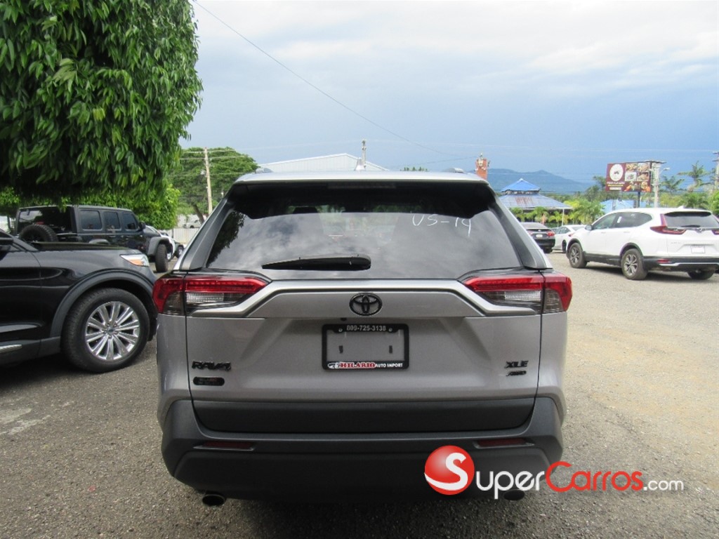 2022 Toyota RAV4 XLE — foto 5 / 12