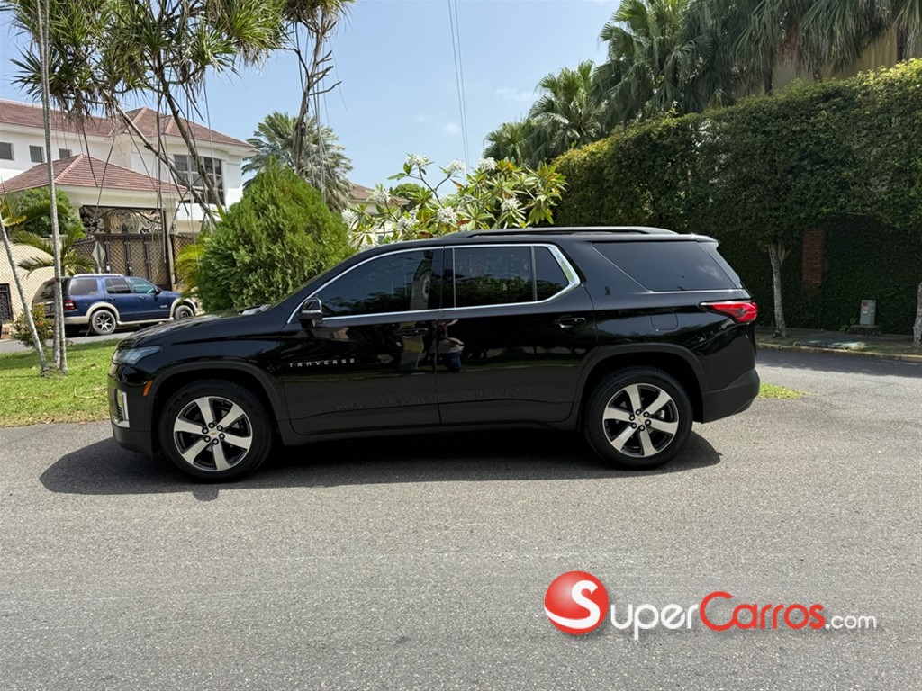 2022 Chevrolet Traverse LT — foto 2 / 10