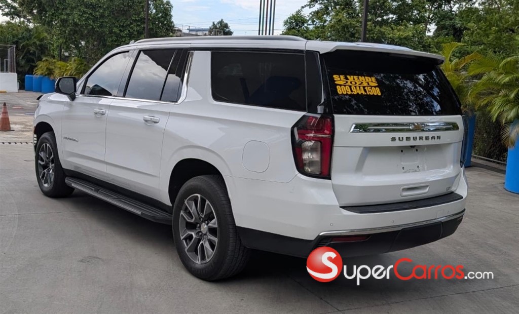 2021 Chevrolet Suburban LT — foto 3 / 10