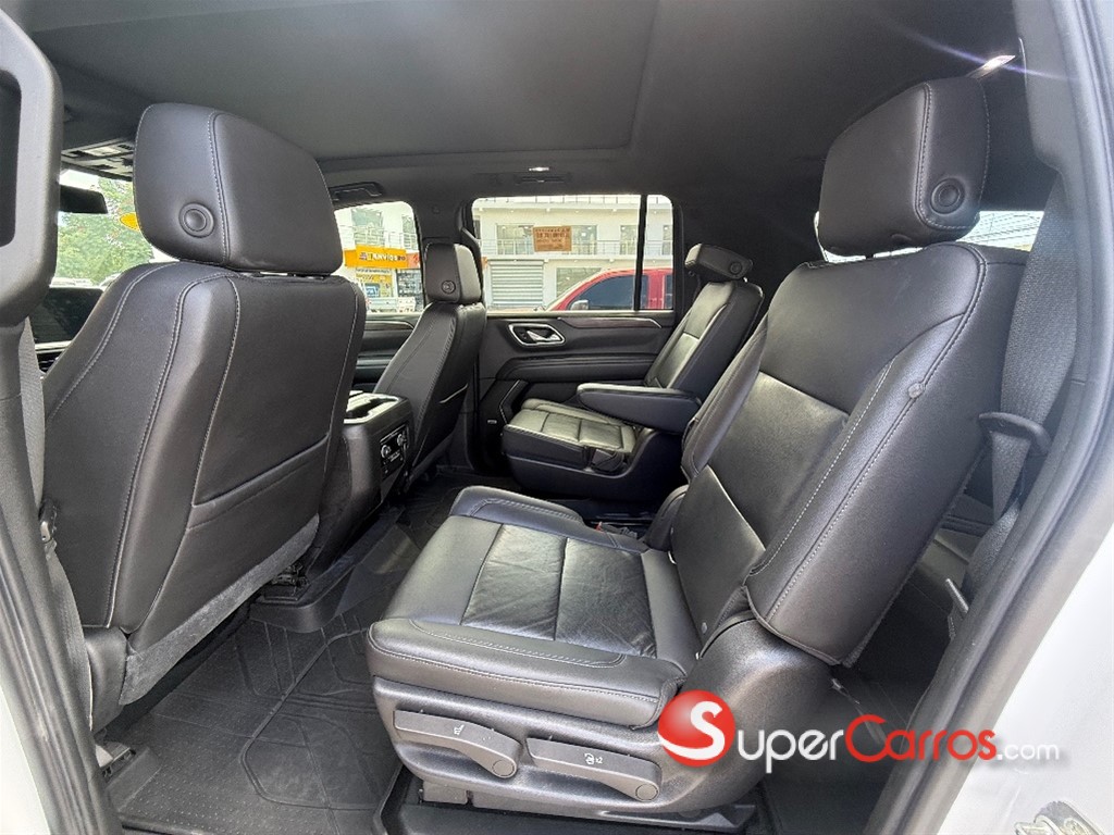 2021 Chevrolet Suburban LT — foto 8 / 10