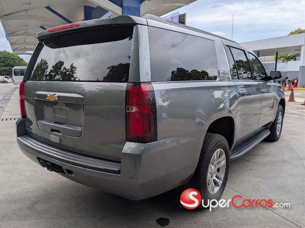 2020 Chevrolet Suburban LT — foto 3 / 10