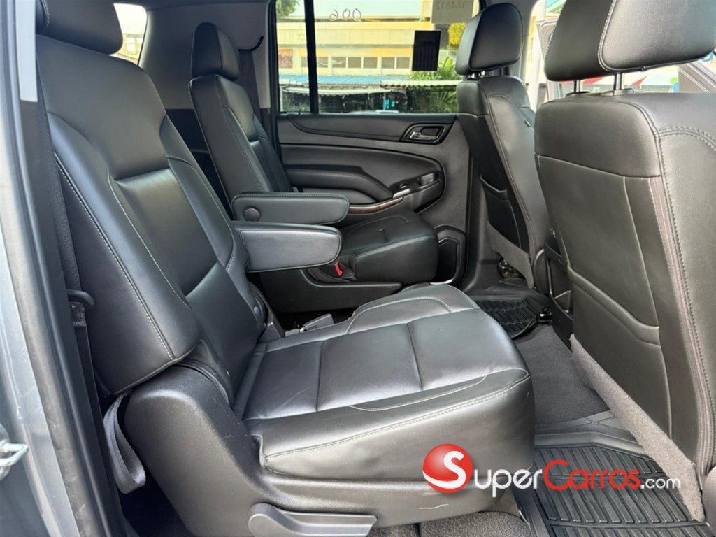 2020 Chevrolet Suburban LT — foto 8 / 10