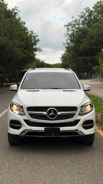2017 Mercedes-Benz Clase ML 350 — foto 2 / 10