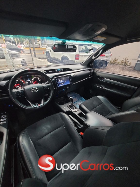 2025 Toyota Hilux GR Sport — foto 3 / 9