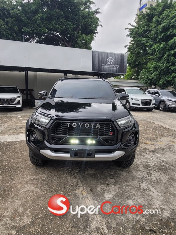 2025 Toyota Hilux GR Sport — foto 5 / 9