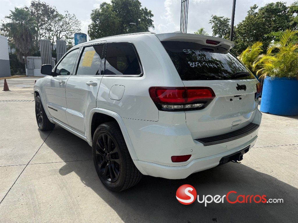 2020 Jeep Grand Cherokee Altitude — foto 3 / 9
