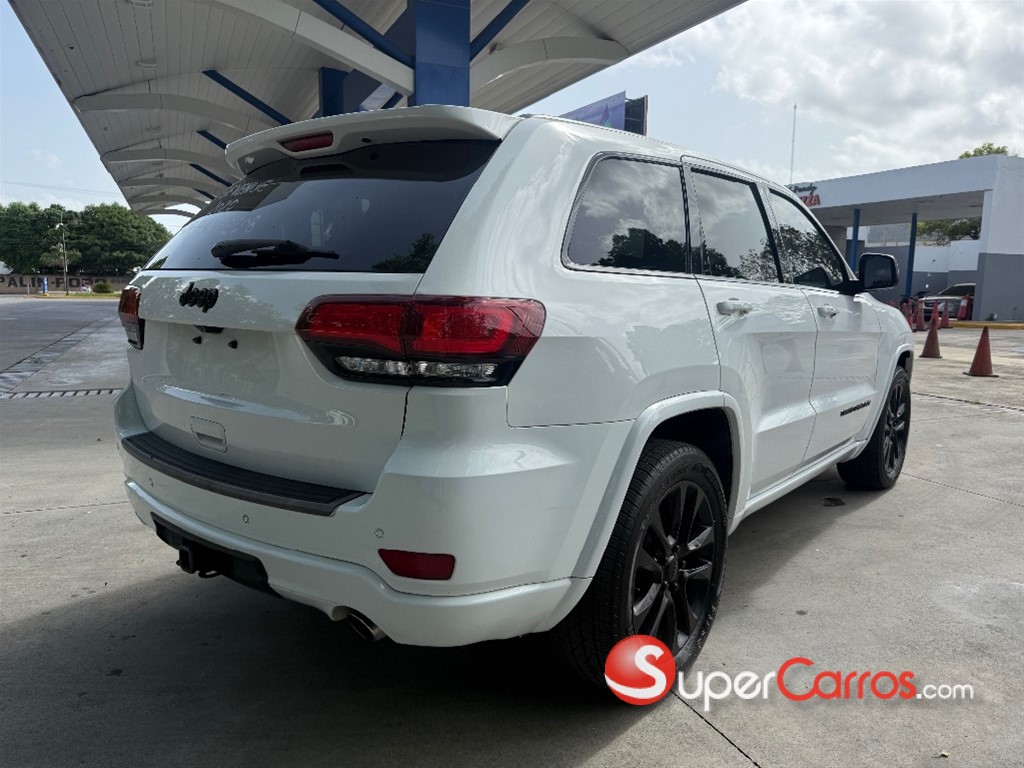 2020 Jeep Grand Cherokee Altitude — foto 4 / 9