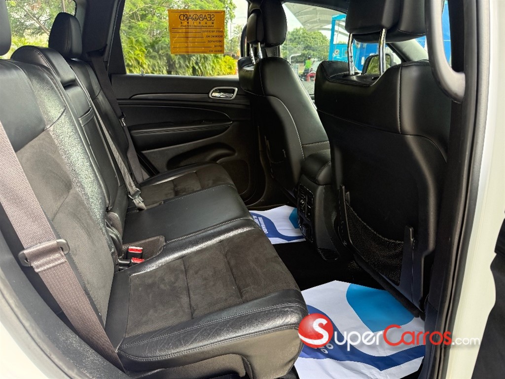 2020 Jeep Grand Cherokee Altitude — foto 8 / 9