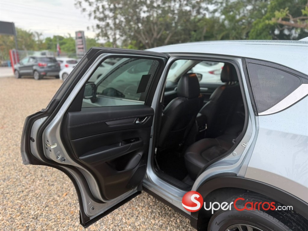 2021 Mazda CX-5 Touring — foto 7 / 11