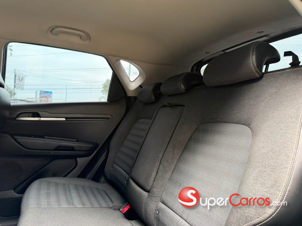 2023 Kia Sonet — foto 8 / 12