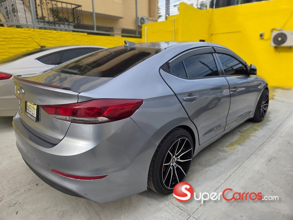 2017 Hyundai Elantra — foto 6 / 10