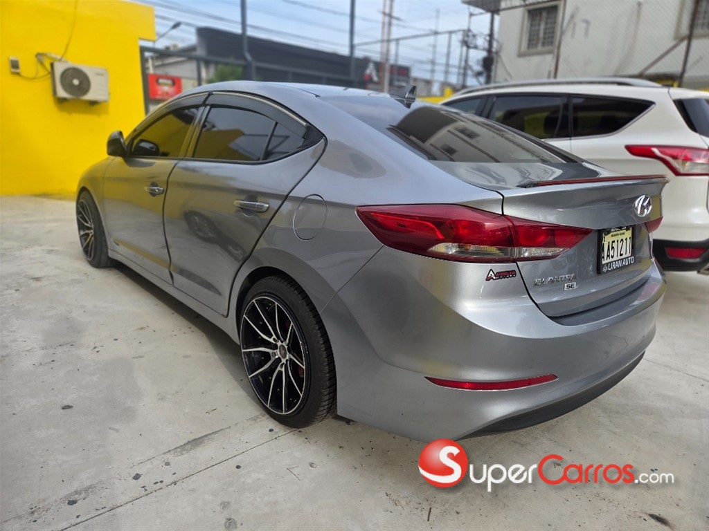 2017 Hyundai Elantra — foto 7 / 10