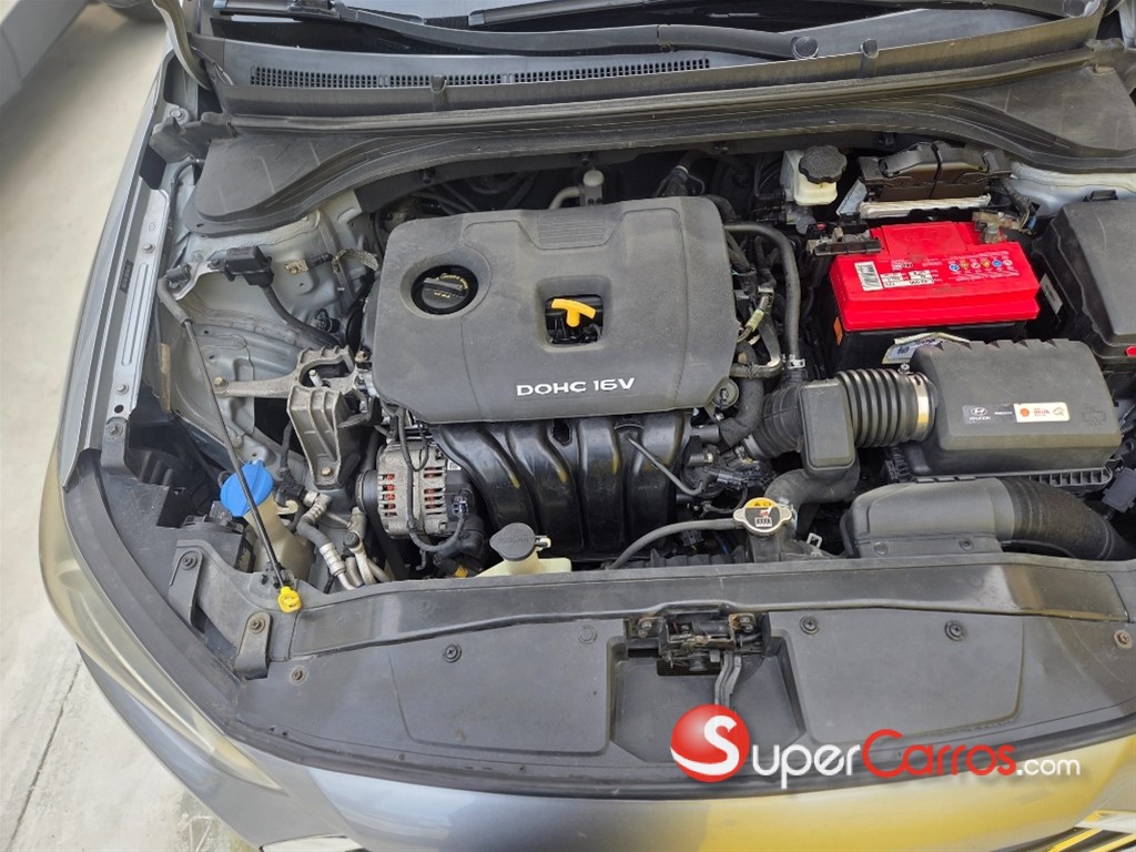 2017 Hyundai Elantra — foto 10 / 10