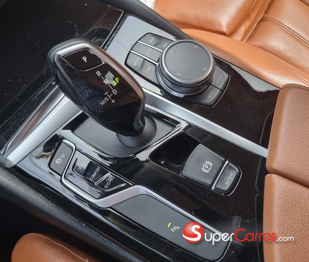 2019 BMW Serie 5 520i — foto 2 / 12