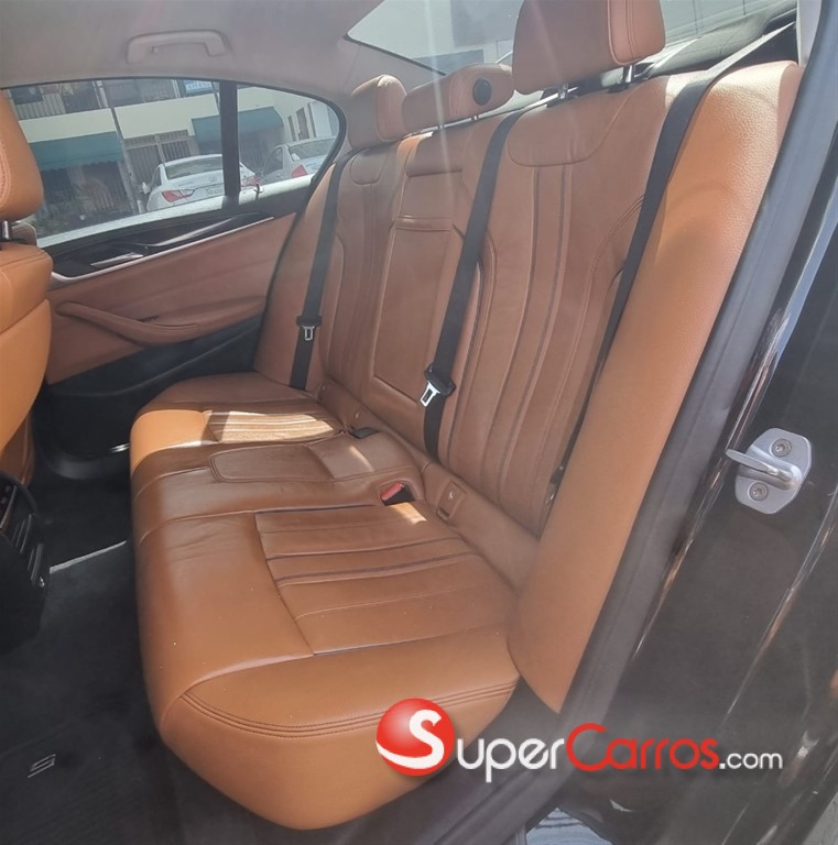2019 BMW Serie 5 520i — foto 6 / 12