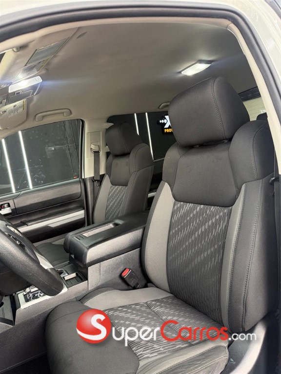 2020 Toyota Tundra SR5 — foto 2 / 12