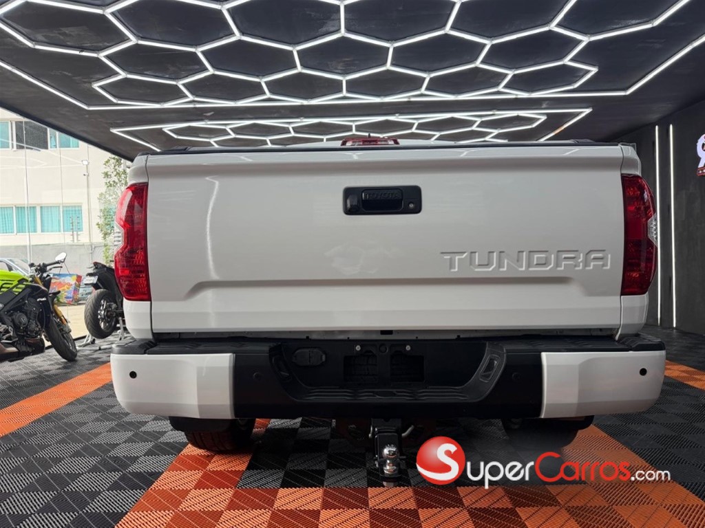 2020 Toyota Tundra SR5 — foto 8 / 12