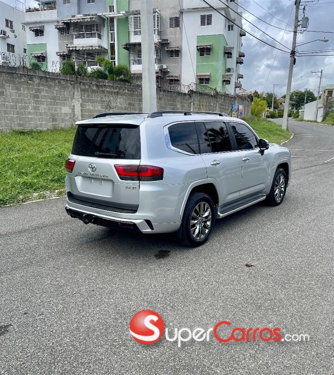 2024 Toyota Land Cruiser VXR — foto 4 / 12