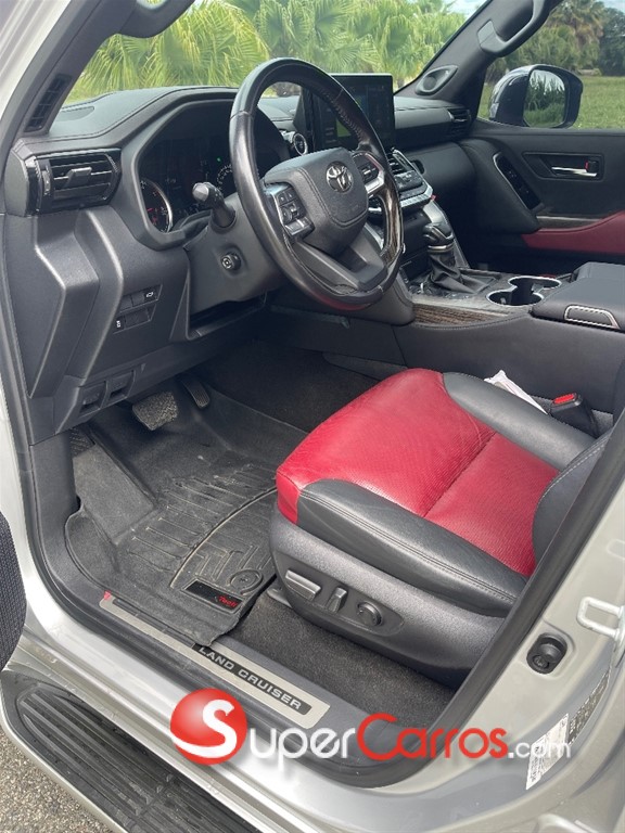 2024 Toyota Land Cruiser VXR — foto 5 / 12