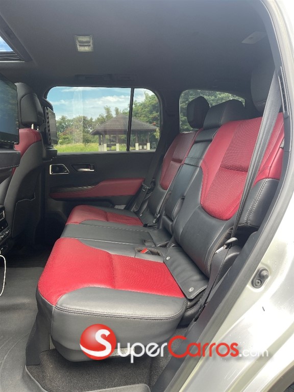 2024 Toyota Land Cruiser VXR — foto 8 / 12