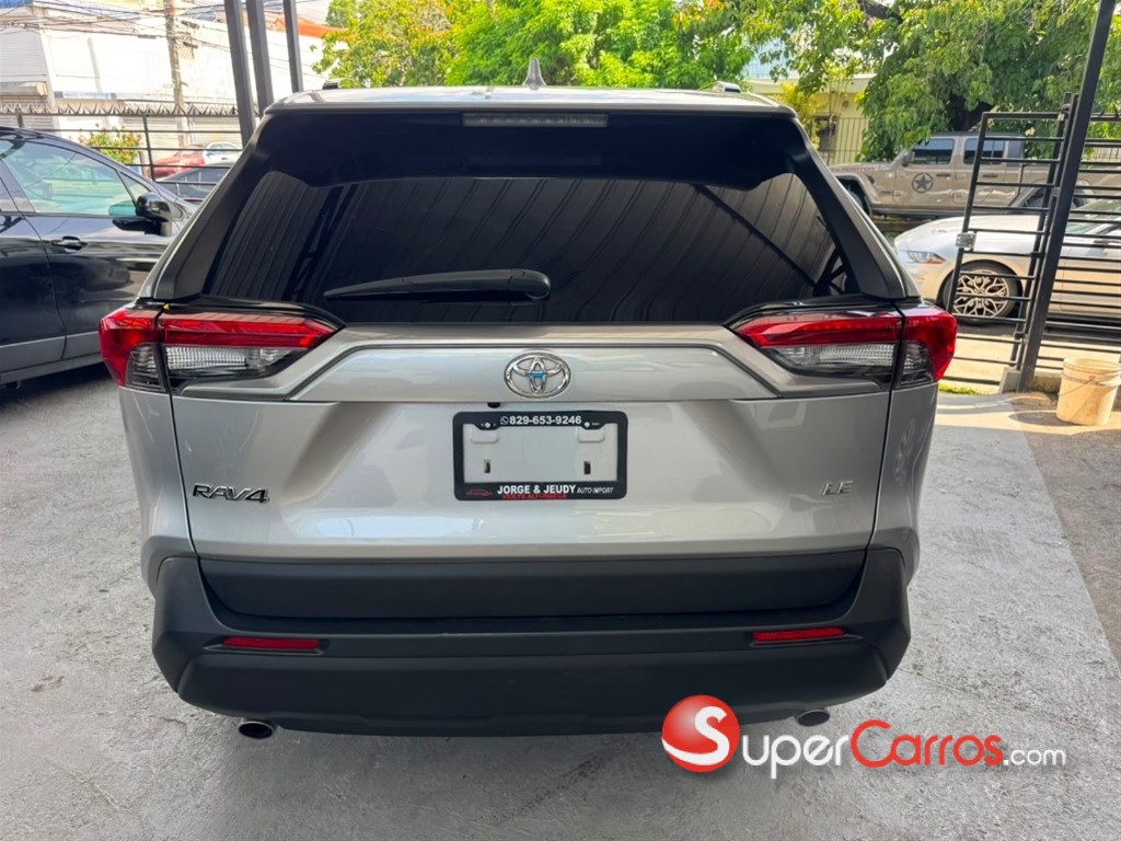 2020 Toyota RAV4 LE PLUS — foto 4 / 11