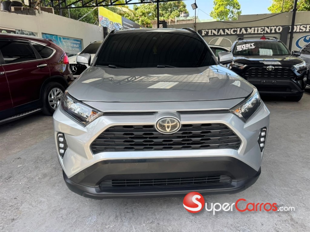 2020 Toyota RAV4 LE PLUS — foto 6 / 11