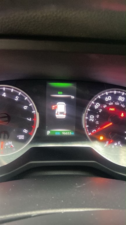 2020 Toyota RAV4 LE PLUS — foto 9 / 11