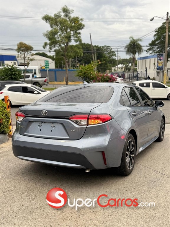 2020 Toyota Corolla SE — foto 3 / 8