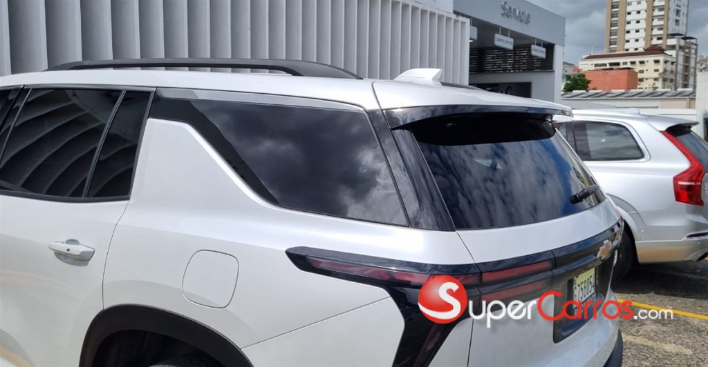 2025 Chevrolet Traverse LS — foto 5 / 12