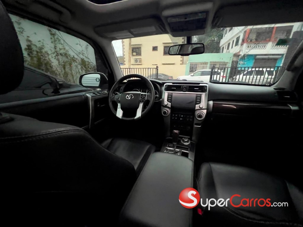 2020 Toyota 4 Runner Limited — foto 2 / 10