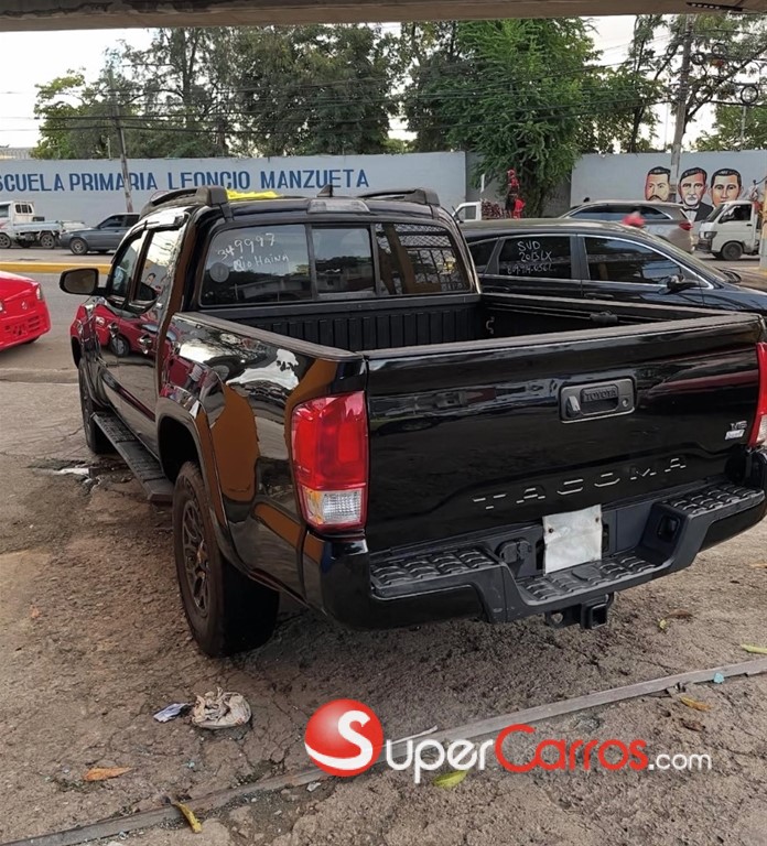2017 Toyota Tacoma SR5 — foto 5 / 10