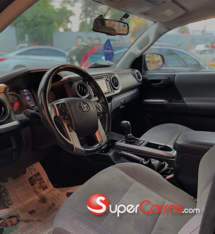 2017 Toyota Tacoma SR5 — foto 9 / 10