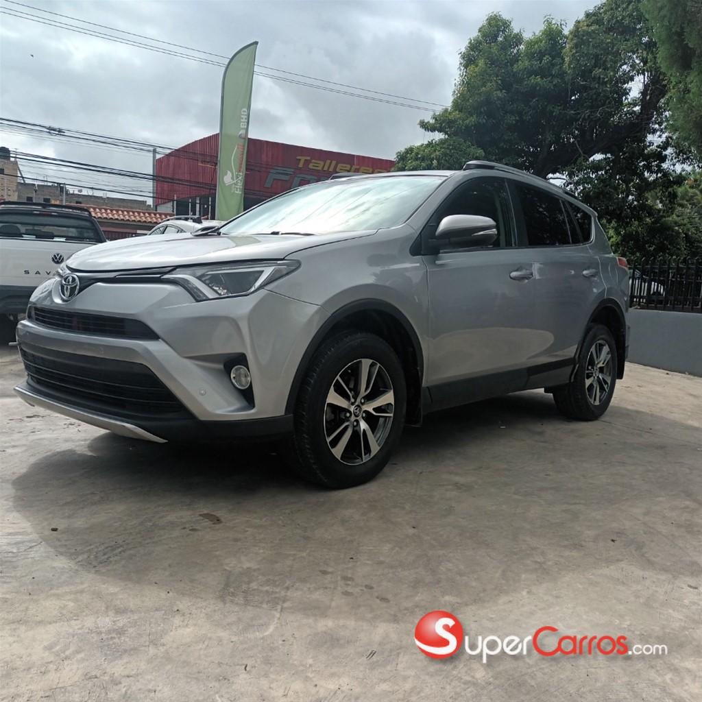 2017 Toyota RAV4 — foto 2 / 12