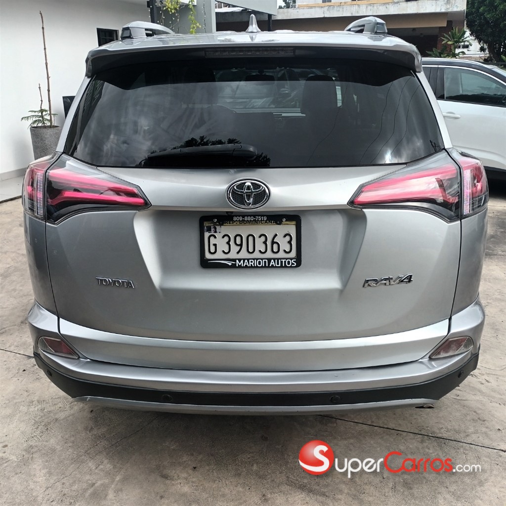 2017 Toyota RAV4 — foto 4 / 12