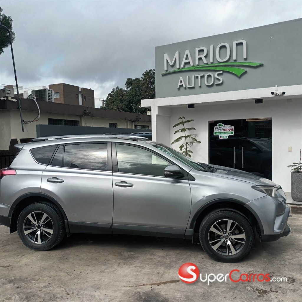 2017 Toyota RAV4 — foto 6 / 12
