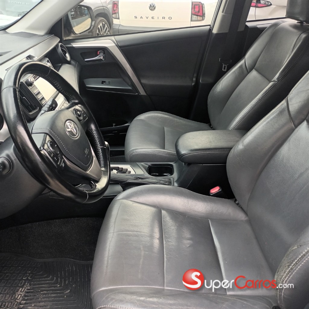 2017 Toyota RAV4 — foto 8 / 12