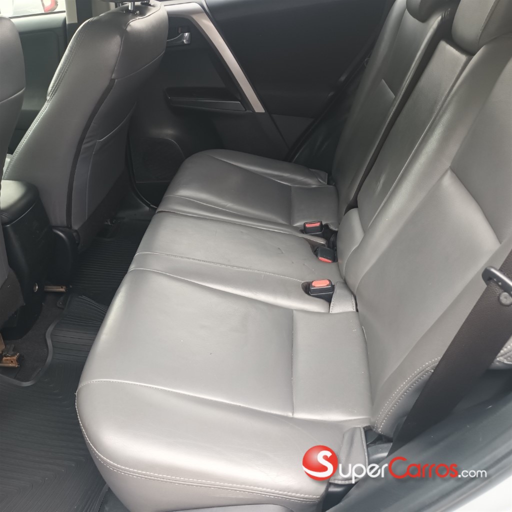 2017 Toyota RAV4 — foto 9 / 12