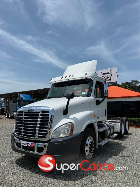 2017 Freightliner Cascadia — foto 2 / 8