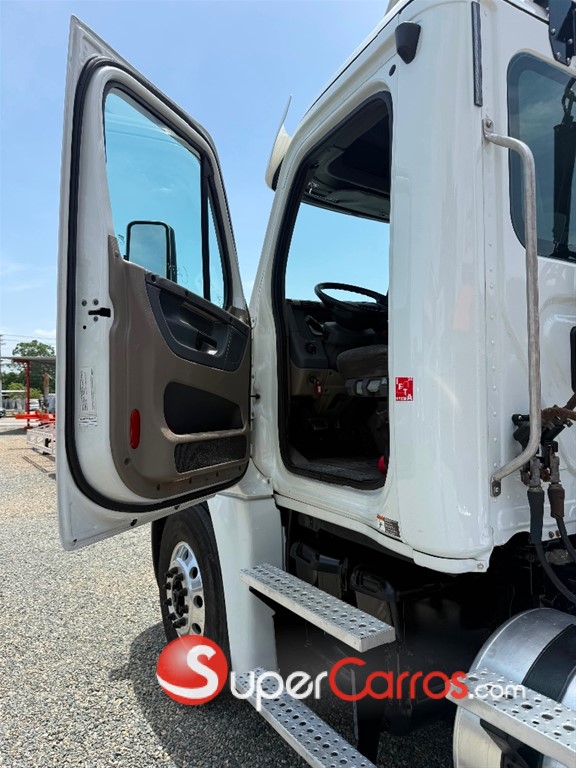 2017 Freightliner Cascadia — foto 3 / 8