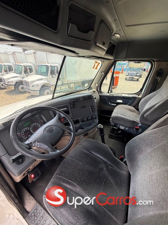 2017 Freightliner Cascadia — foto 4 / 8