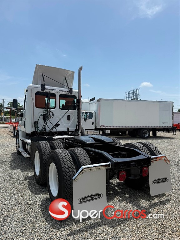 2017 Freightliner Cascadia — foto 6 / 8