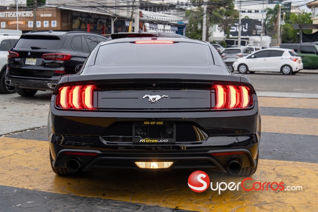 2020 Ford Mustang Ecoboost Premium — foto 3 / 9