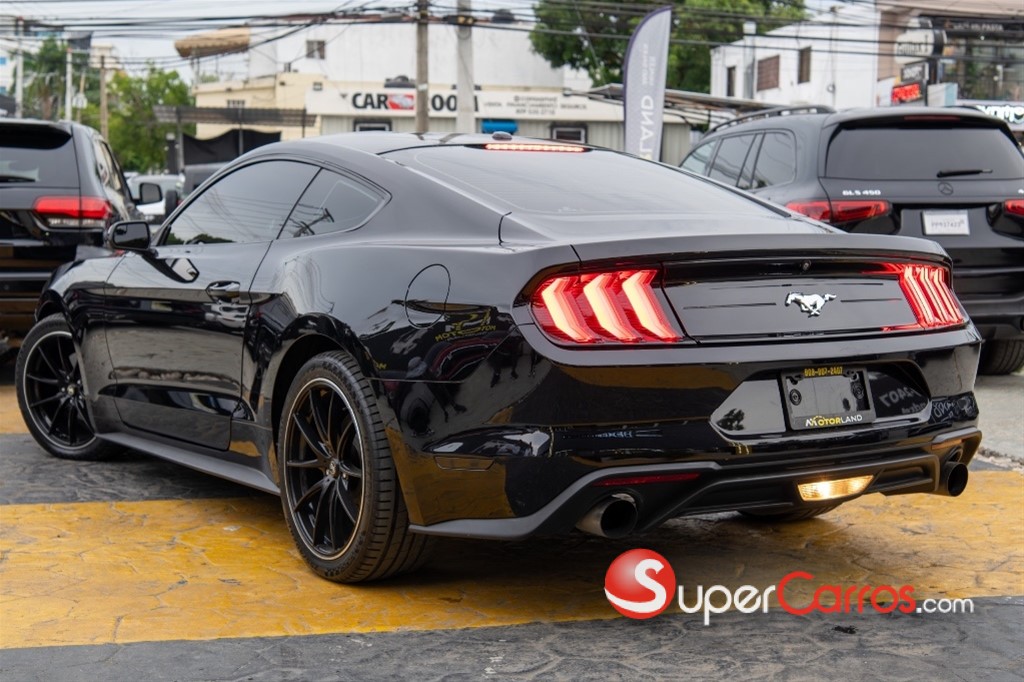 2020 Ford Mustang Ecoboost Premium — foto 4 / 9
