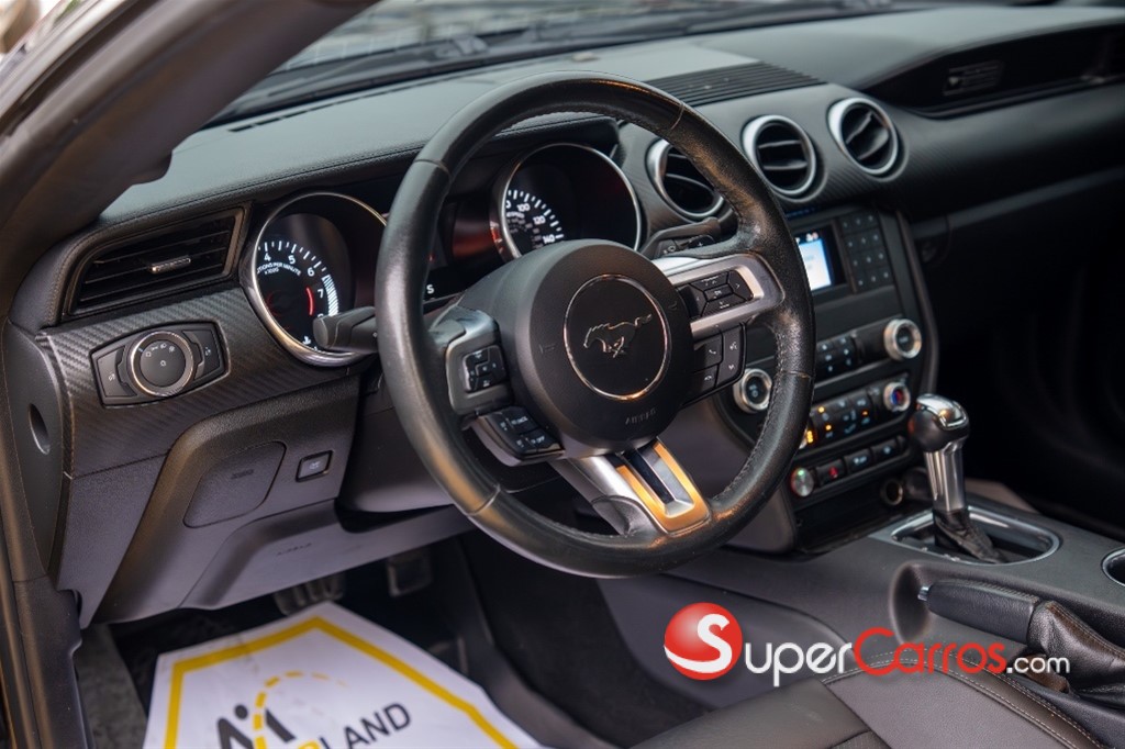 2020 Ford Mustang Ecoboost Premium — foto 6 / 9