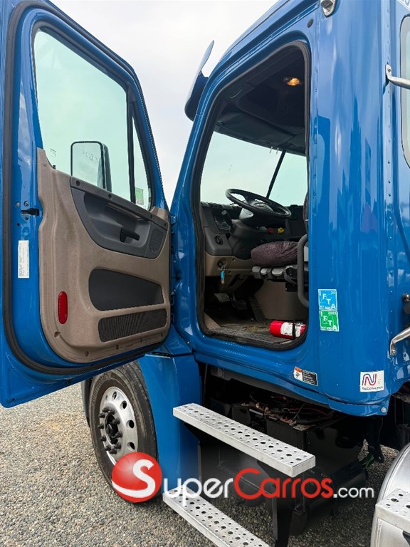 2016 Freightliner Cascadia — foto 2 / 5