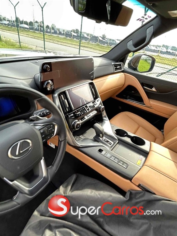 2025 Lexus LX 700 H Urban — foto 5 / 12