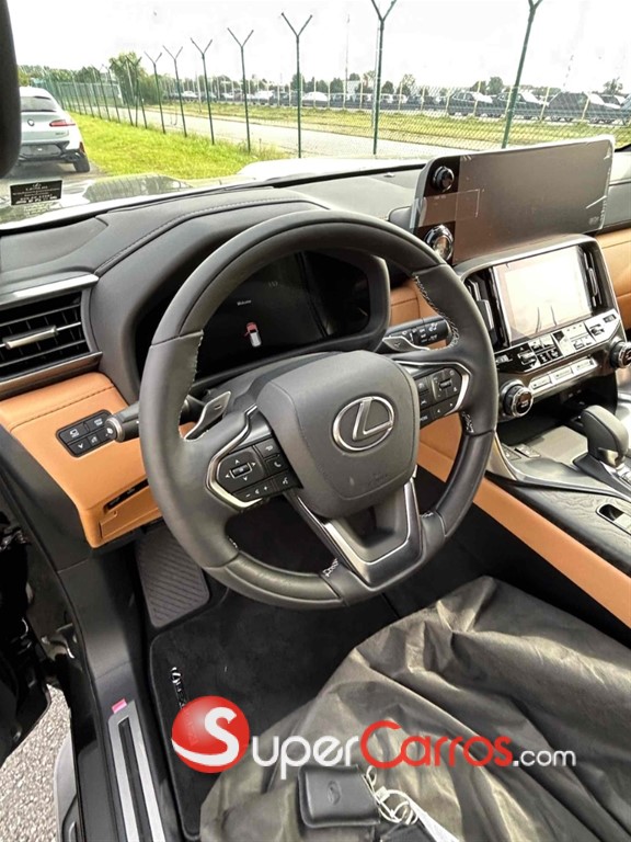 2025 Lexus LX 700 H Urban — foto 6 / 12