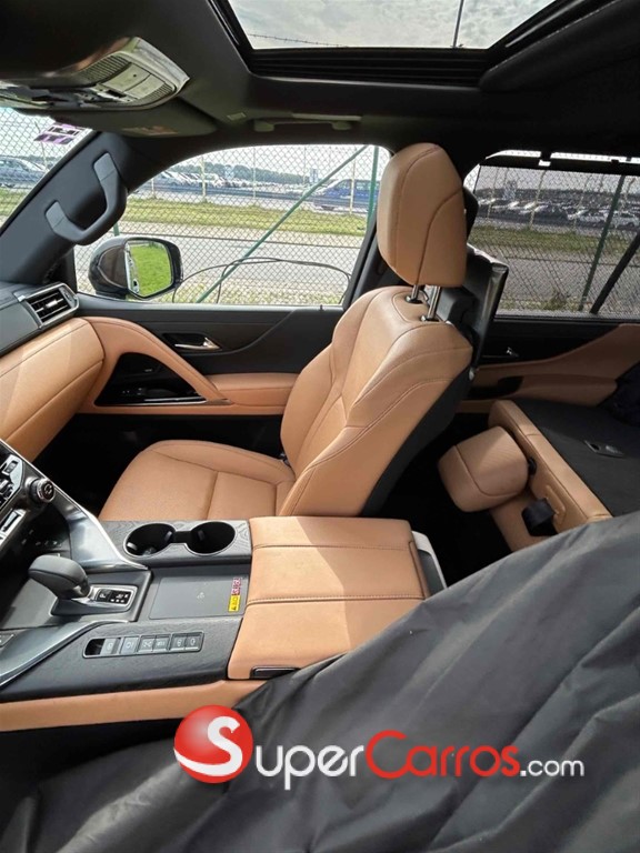2025 Lexus LX 700 H Urban — foto 7 / 12