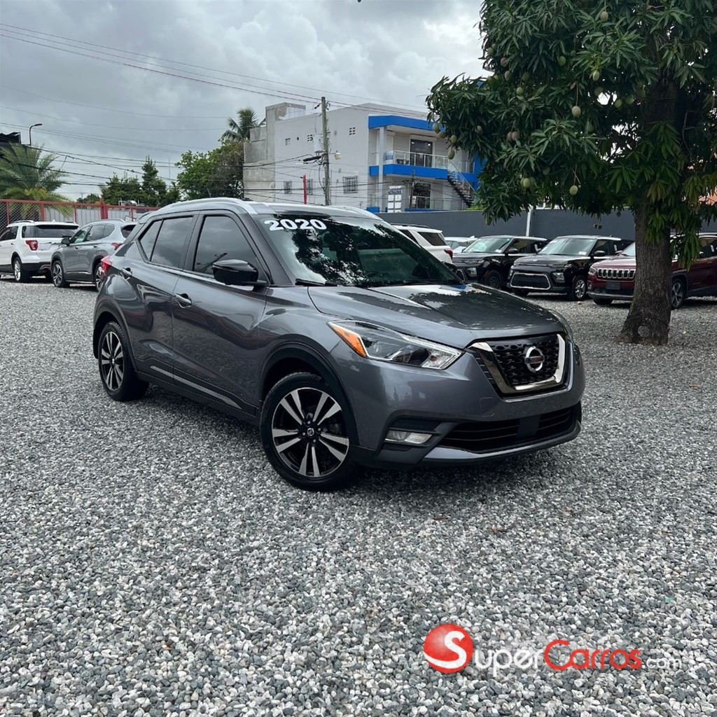 2020 Nissan Kicks SR